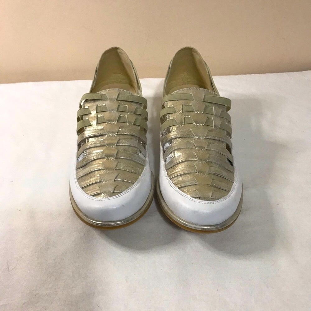 Stuart Weitzman Women’s Strappy Flats/Sneakers